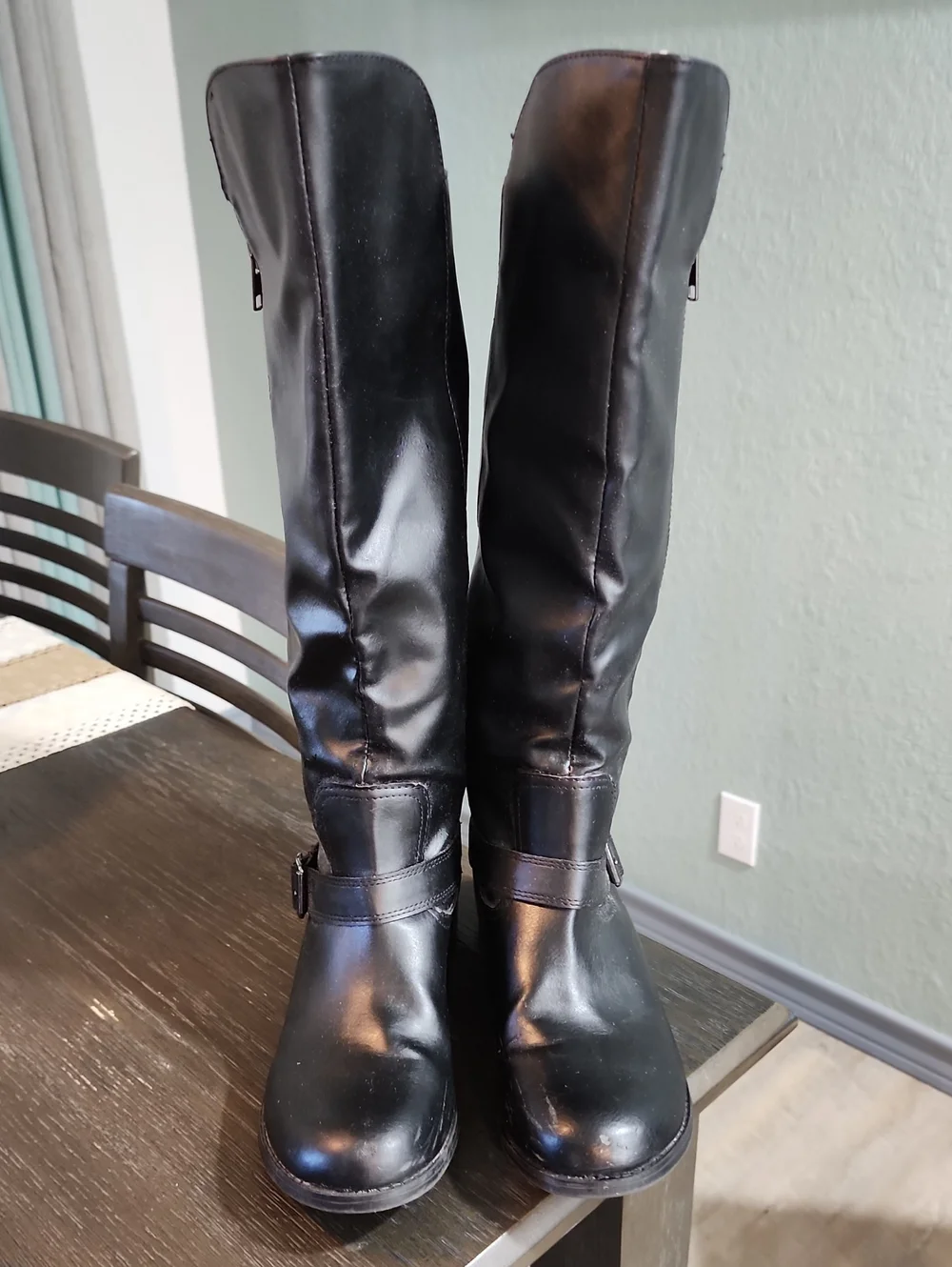 Classic Black Knee-High Womens Boots